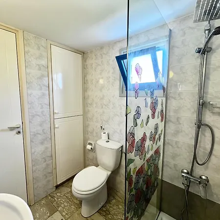 Pervolia Maisonette *