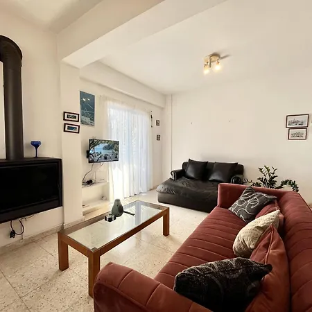 Pervolia Maisonette Softades