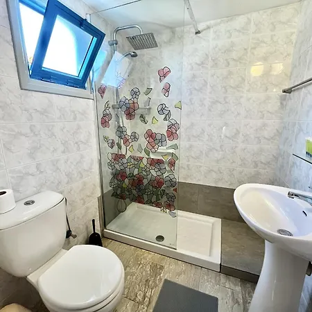 Pervolia Maisonette Ferienhaus *