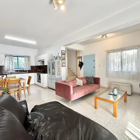 Pervolia Maisonette * Softades